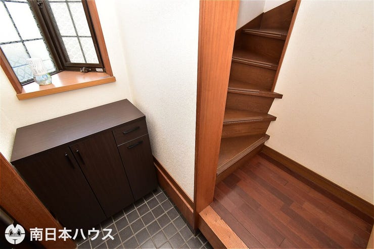 田上台２丁目 中古戸建 【玄関】2階2LDKの玄関です！