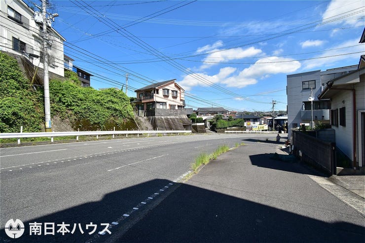 田上台２丁目 中古戸建 【前面道路】鹿児島県道35号線沿いにあります！歩道も整備されています♪