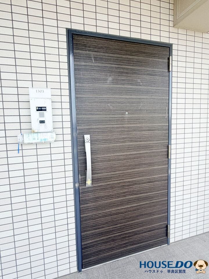 明るい陽射しが差し込むアルコーブ