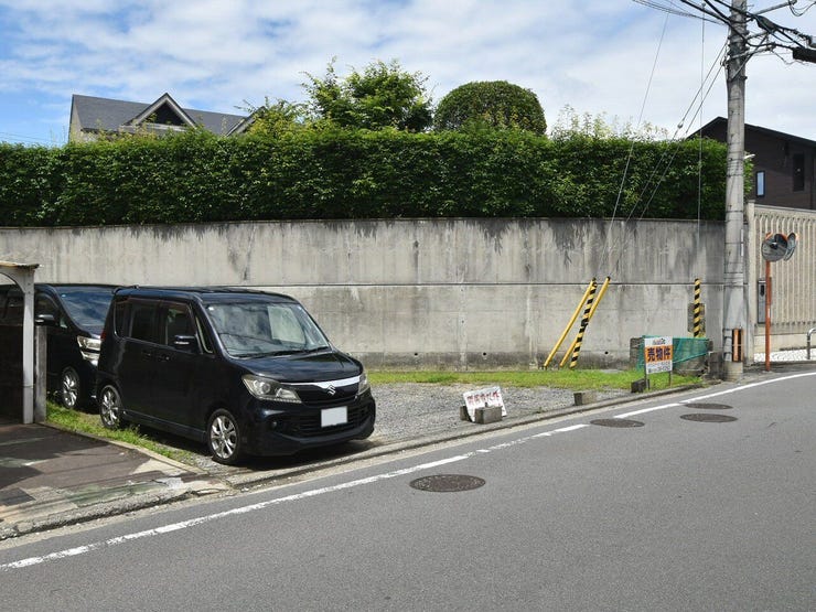 外観を南西側より撮影
