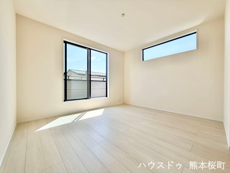 ■2階7.7帖洋室■心からリラックスできる静けさ、上質な眠りで、毎日をリセットします。明日への活力を養う空間です。