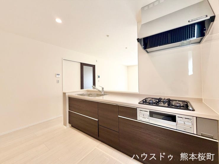 ■家族の「美味しい」が集まる舞台■高い機能性と美しいデザインを両立。料理する人も、待つ人も、笑顔になれる場所です。