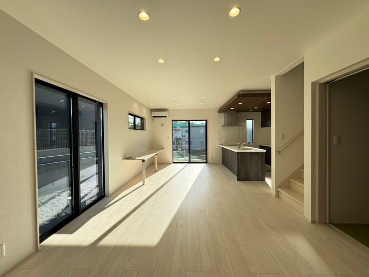 ※掲載写真は新築時(空室時)に撮影したものです。現在は居住中につき、家具・調度品等は写真と異なります。現況優先となります。