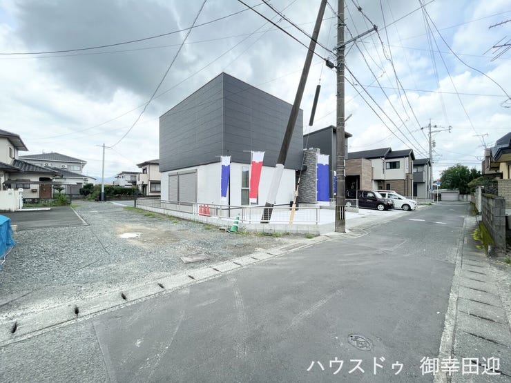 ■理想を叶える新しい暮らしの舞台■高いデザイン性と機能性を兼ね備えた住まい。ここで、家族の新しい物語が始まります。