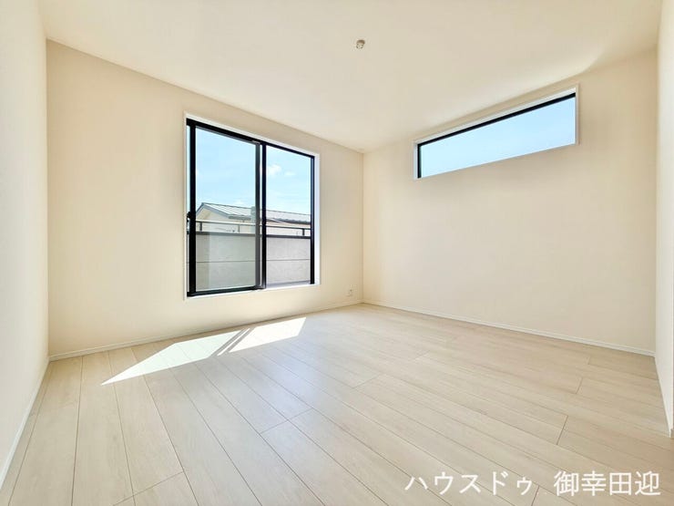 ■2階7.7帖洋室■心からリラックスできる静けさ、上質な眠りで、毎日をリセットします。明日への活力を養う空間です。