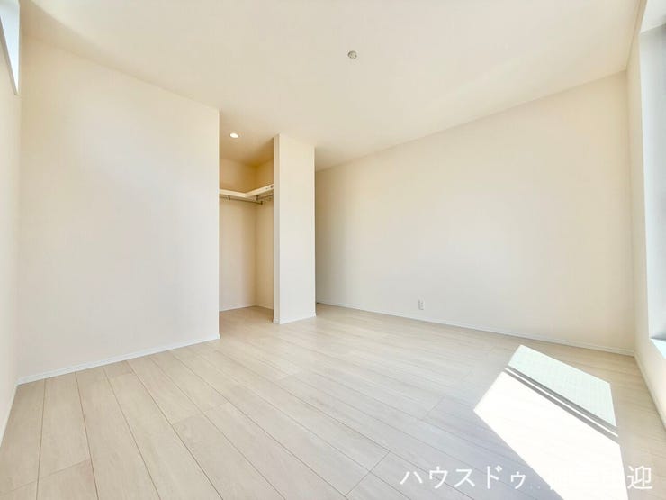 ■2階7.7帖洋室■心からリラックスできる静けさ、上質な眠りで、毎日をリセットします。明日への活力を養う空間です。