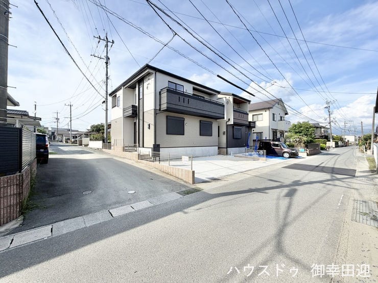 ■理想を叶える新しい暮らしの舞台■高いデザイン性と機能性を兼ね備えた住まい。ここで、家族の新しい物語が始まります。