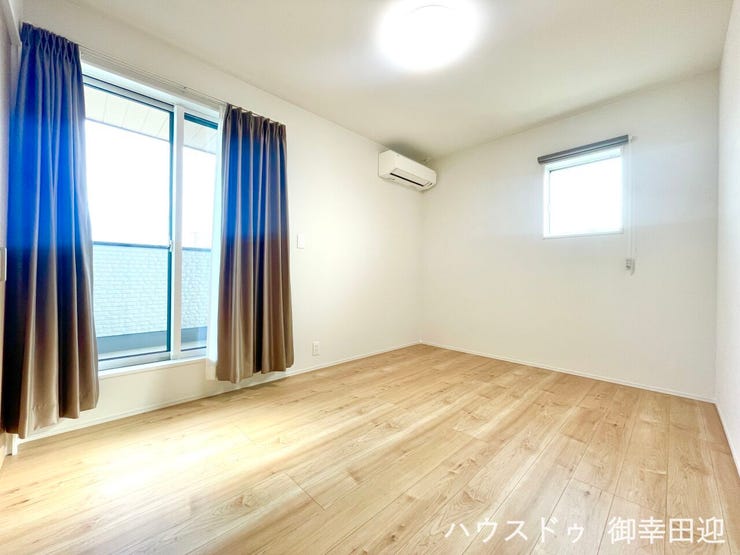 ■2階6帖洋室■心からリラックスできる静けさ、上質な眠りで、毎日をリセットします。明日への活力を養う空間です。