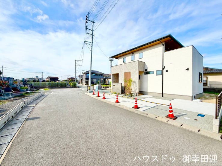 ■理想を叶える新しい暮らしの舞台■高いデザイン性と機能性を兼ね備えた住まい。ここで、家族の新しい物語が始まります。