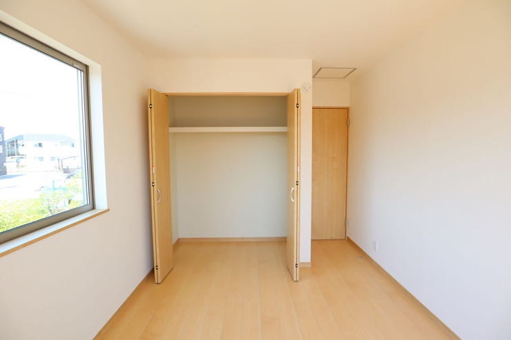 ◇クローゼット◇ 同仕様
全居室収納付き♪
お部屋がスッキリとお使いいただけます♪