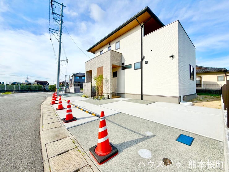 ■車と趣味の幅が広がる場所■単なる駐車スペースではない、洗車やタイヤ交換、DIYにも使える多目的な屋外スペースです。