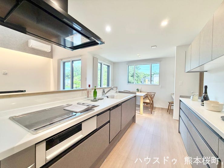 ■家族の「美味しい」が集まる舞台■高い機能性と美しいデザインを両立。料理する人も、待つ人も、笑顔になれる場所です。