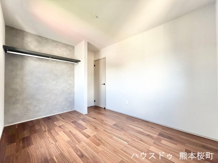■2階6帖洋室■心からリラックスできる静けさ、上質な眠りで、毎日をリセットします。明日への活力を養う空間です。
