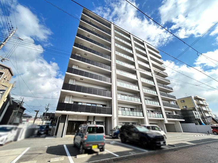 【外観】
【小中学校まで徒歩10分圏内】ペット相談可♪浴室乾燥機♪オートロック♪ダブルロックドア♪来客用駐車場