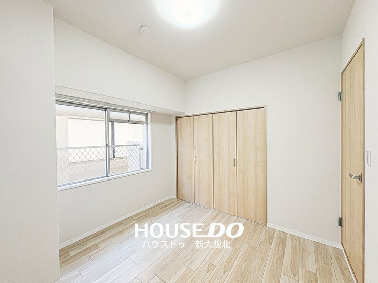 ■フローリングは、飲み物などをこぼしてもサッとひと吹きで汚れがとれるのでお掃除が楽々です!
■小さなお子さまのいるご家庭でも安心ですね!
