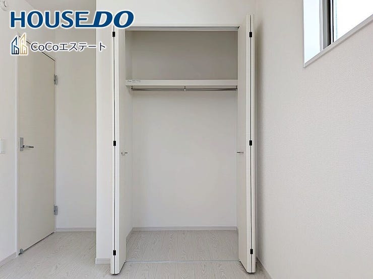 □■収納■□
各部屋にクローゼット完備♪
ゆとりの収納で、お部屋がスッキリ片付きます。