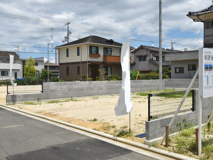 外観を南西側より撮影