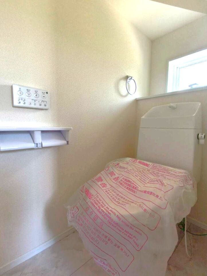 2か所にトイレがあり、来客時での使い分けも可能です
