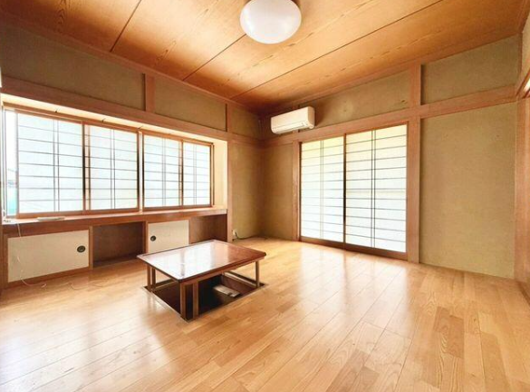 掘りごたつ付き