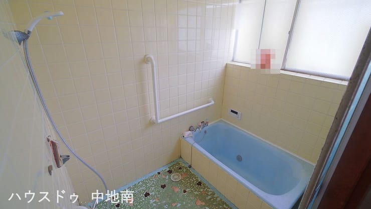 浴室に窓があるので自然換気できます♪
