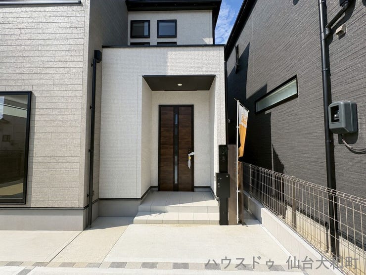 雨風を防げる玄関ポーチ◎(画像の一部にCG加工を施しております)