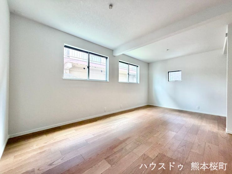 ■2階5.2+5.2帖洋室■寝室、書斎、趣味の部屋。家族の成長やライフスタイルに合わせ、様々な使い方ができる快適な空間です。