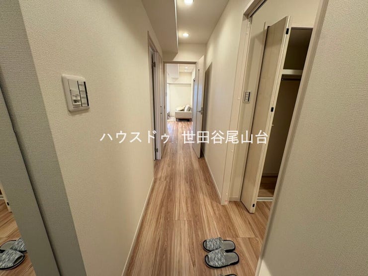 各居室へスムーズにつながる廊下設計。生活動線に配慮し、家族それぞれのプライバシーも確保した間取りです。