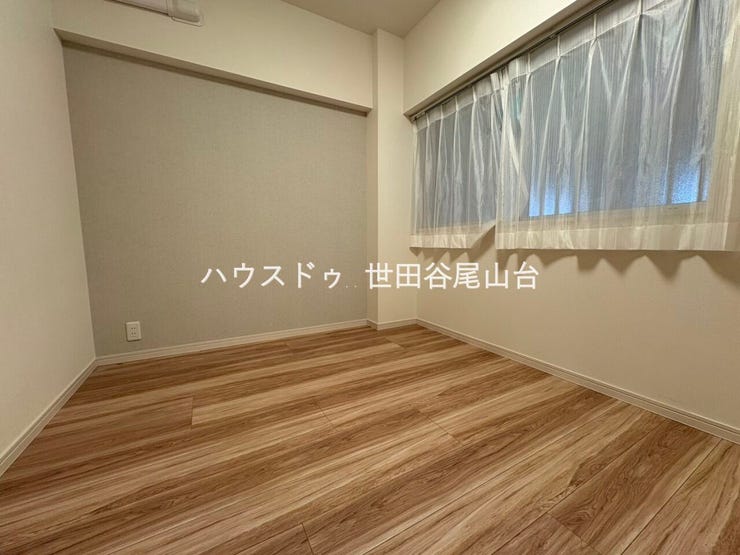 約4.5帖の機能的な洋室。ワークスペースや趣味のお部屋としてもおすすめです。