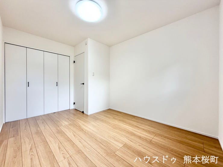 ■6帖洋室■寝室、書斎、趣味の部屋。家族の成長やライフスタイルに合わせ、様々な使い方ができる快適な空間です。