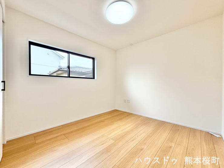 ■5.6帖洋室■寝室、書斎、趣味の部屋。家族の成長やライフスタイルに合わせ、様々な使い方ができる快適な空間です。