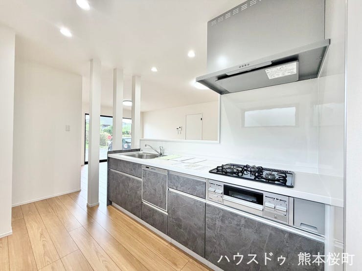 ■家族の「美味しい」が集まる舞台■高い機能性と美しいデザインを両立。料理する人も、待つ人も、笑顔になれる場所です。