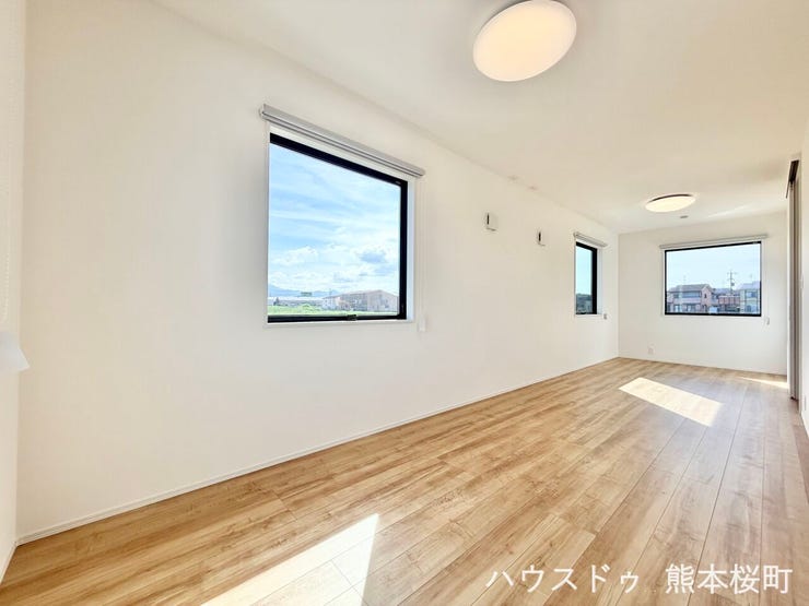 ■2階5.3+5.3帖洋室■寝室、書斎、趣味の部屋。家族の成長やライフスタイルに合わせ、様々な使い方ができる快適な空間です。