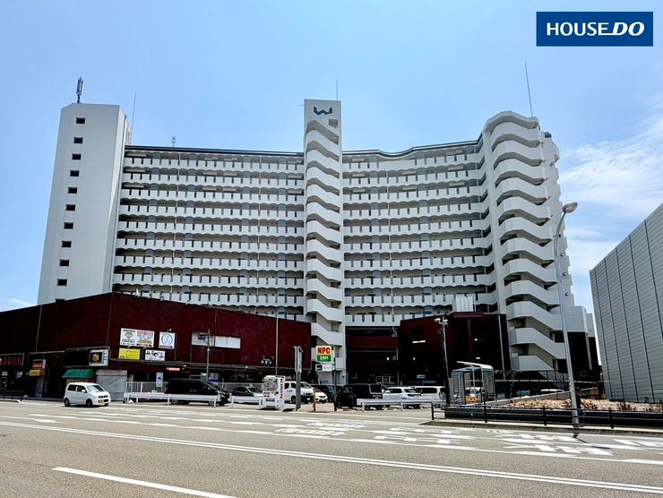 【外観】
苦竹駅まで歩いてたったの1分!毎日の通勤の時間が短くなる分、朝食をゆっくり楽しんだり、ご家族と過ごす時間を増やしたりできそうですね♪忙しい毎日にゆとりを!