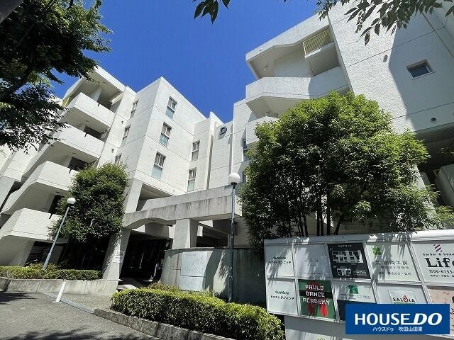 遠藤剛生建築設計事務所によるデザイン性の高いマンションです!