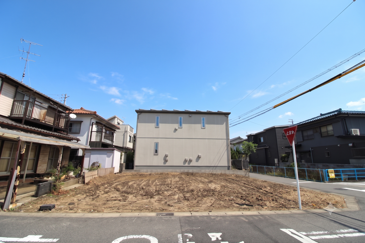 騒音や混雑が少ない閑静な住宅街は、家族連れや静かな暮らしを求める方におすすめです!
さらに当物件と同様の物件の見学が可能です!気になる方はお気軽にお問い合わせください♪