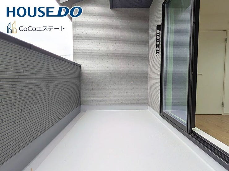 □■バルコニー■□
南に大きく面したバルコニー♪
家族みんなのお洗濯物もお布団も、あっという間におひさまの香りに◎