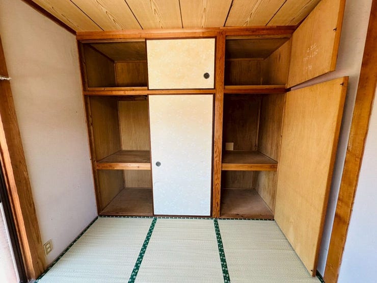 2階南側和室6帖 収納スペース充実♪