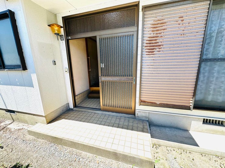 玄関入口及びポーチ