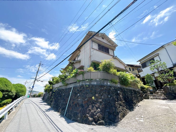 静かで落ち着いた閑静な住宅地です。
子育て世代の生活環境としても最適です◎