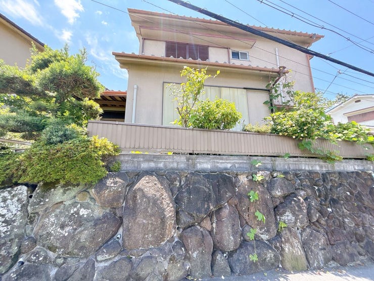 あたたかな陽が差し込む日当り良好の立地です。