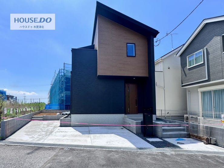 【外観写真】
6月末完成しました♪
カースペース2台可(車種による)♪
周辺環境等、合わせてご案内させていただきます♪
お気軽にお問合せください♪
TEL:0120-510-751