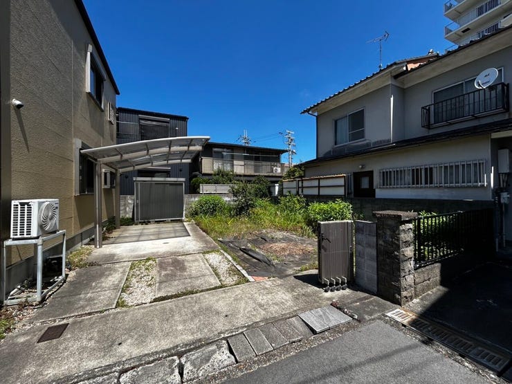 お庭では家庭菜園や外遊びが楽しめ、暮らしに自然の豊かさが広がります。