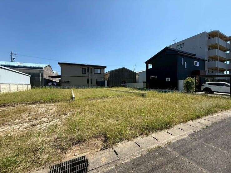 騒音や混雑が少ない閑静な住宅街は、家族連れや静かな暮らしを求める方におすすめです!
さらに当物件と同様の物件の見学が可能です!気になる方はお気軽にお問い合わせください♪