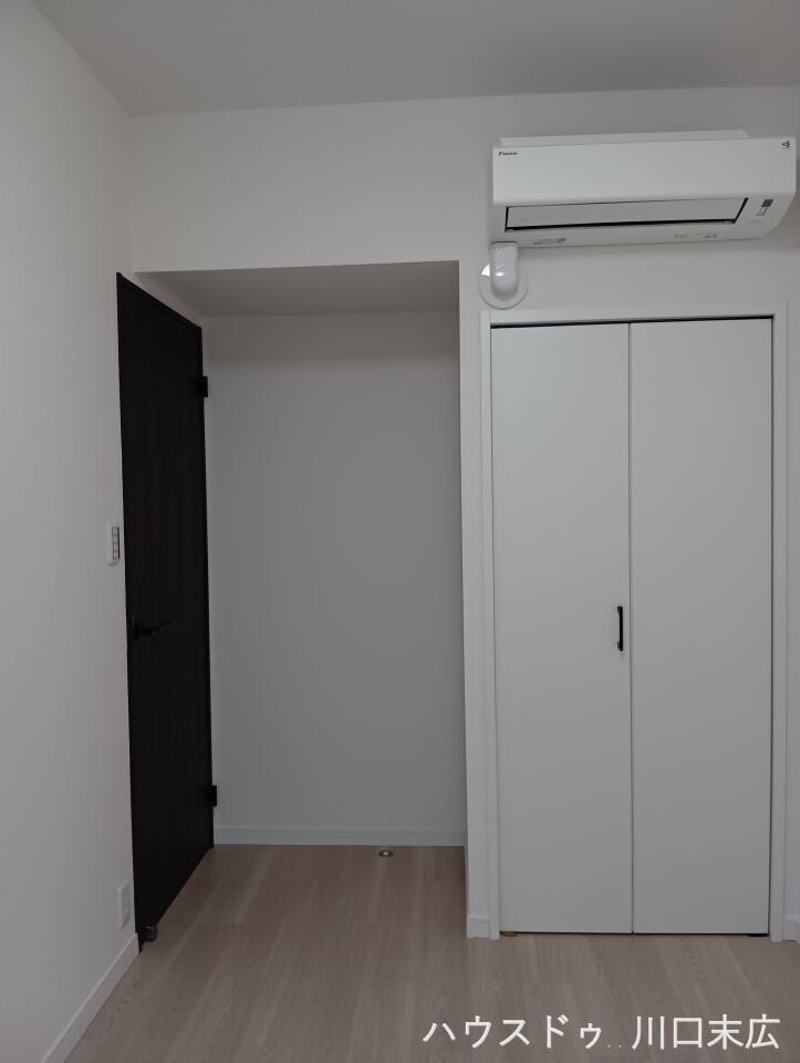 木目の美しい建具がアクセントとなるプライベートルーム。収納設備を備え付け、住まう人の個性を引き立てる自由度の高い設計を採用しています。