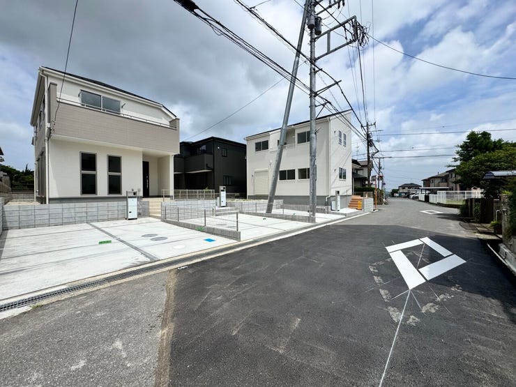 南東側前面道路公道6M♪