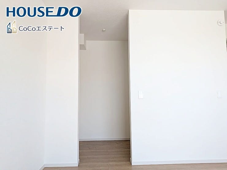 □■収納■□
ウォークインクローゼット♪
普段使いのお洋服や小物はもちろん、シーズンオフのものまでしっかり収納できる頼もしいスペースです。