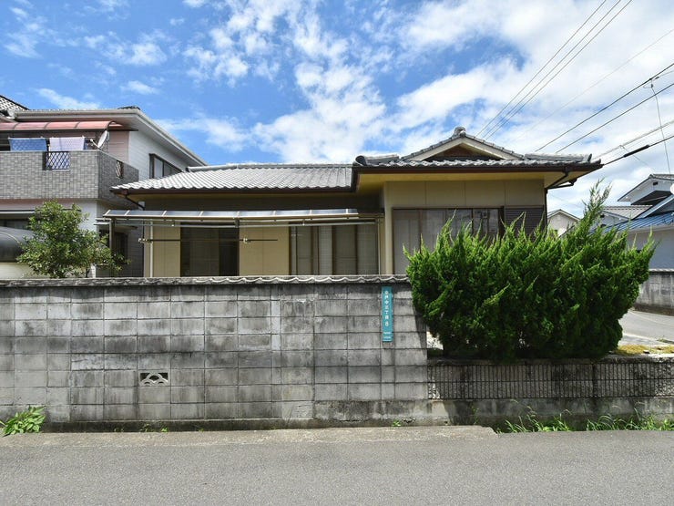 外観を南側より撮影