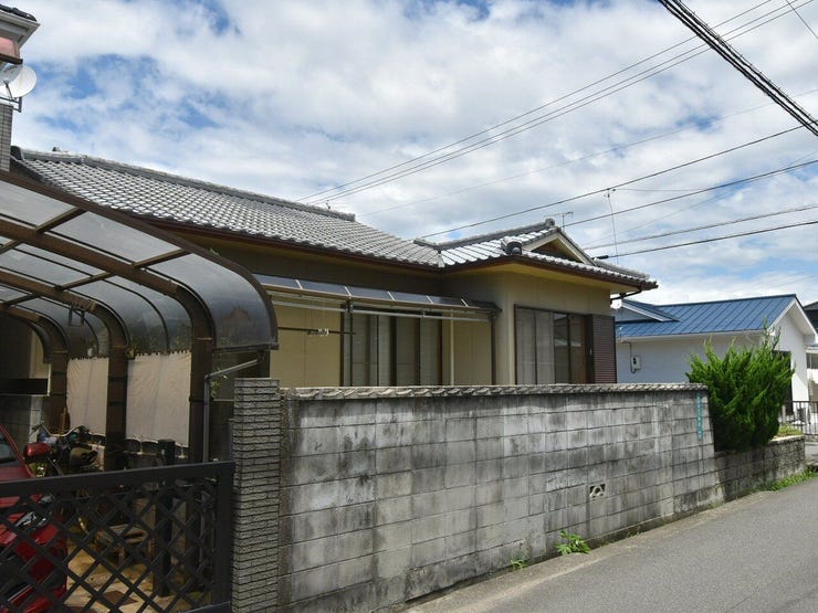 外観を南西側より撮影