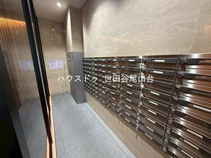 整理されたメールコーナーを備えた共用部。管理体制にも配慮されたマンションで、快適な暮らしを支えます。