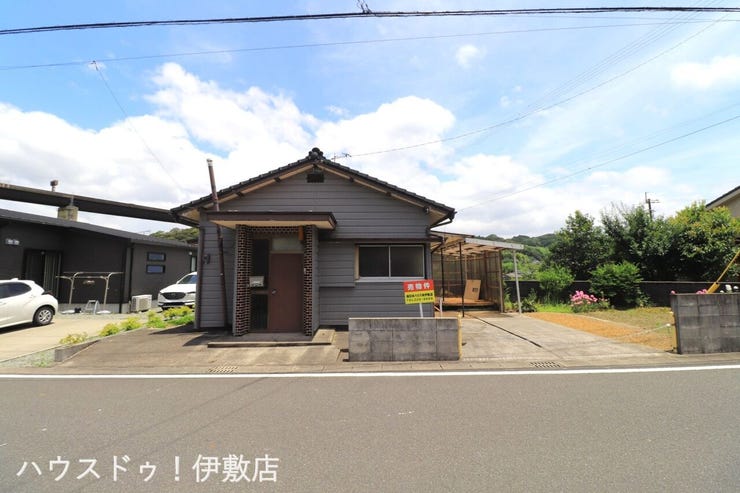 伊集院町下谷口 中古戸建 【外観写真】
人気の平屋建て！道路との段差もなく楽々出入りできます